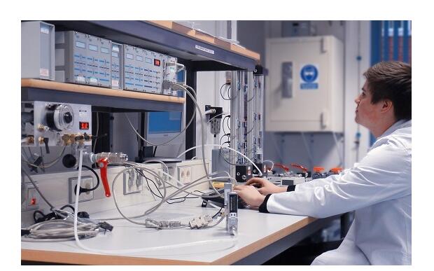  腰轮流量计的校准和调整之间有什么区别？